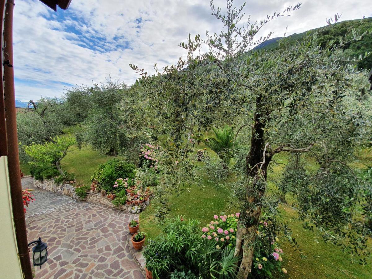 Casa Valenti Apartment Brenzone sul Garda Bagian luar foto