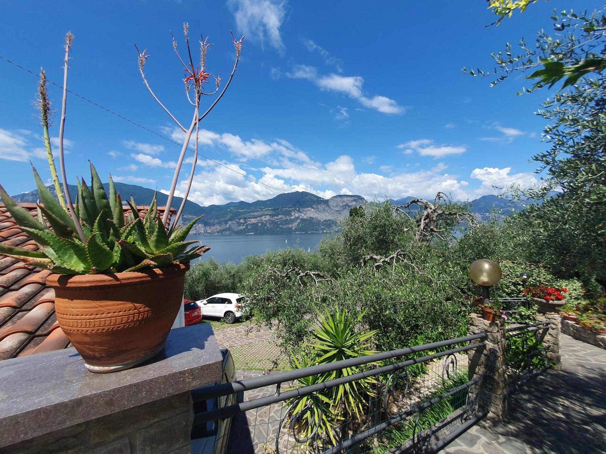 Casa Valenti Apartment Brenzone sul Garda Bagian luar foto